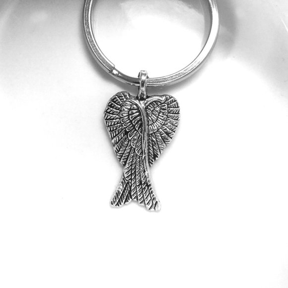 Miniature Angel Wings Charm Keyring Gift Keychain - Picture 2 of 3